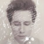 735702